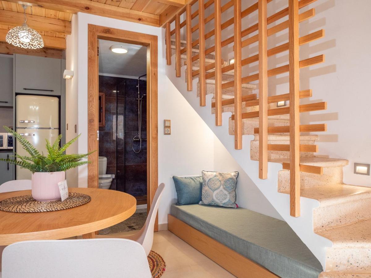 Captain'S Memories Stylish Harbour Apartments Chalki Town Dış mekan fotoğraf