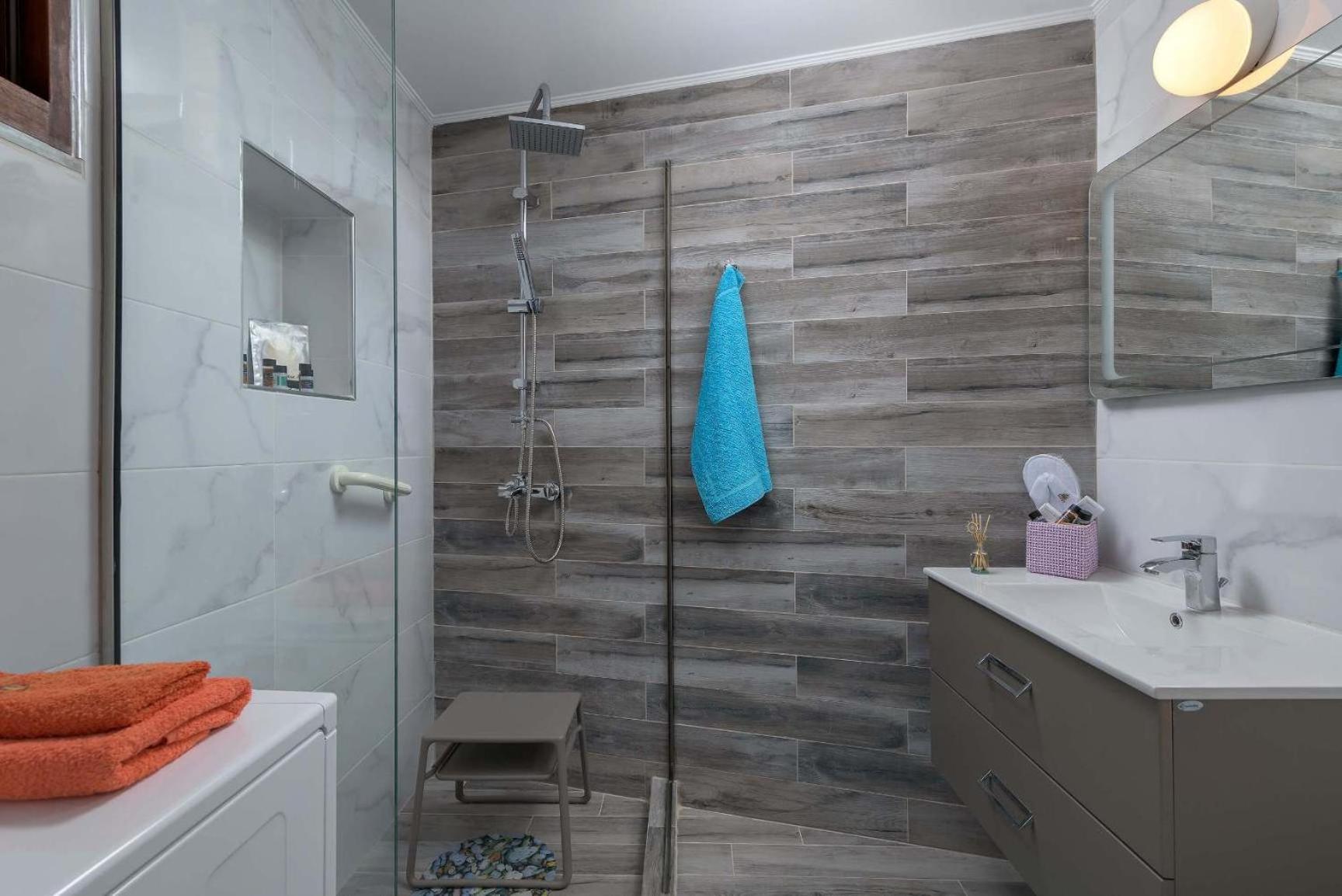 Captain'S Memories Stylish Harbour Apartments Chalki Town Dış mekan fotoğraf