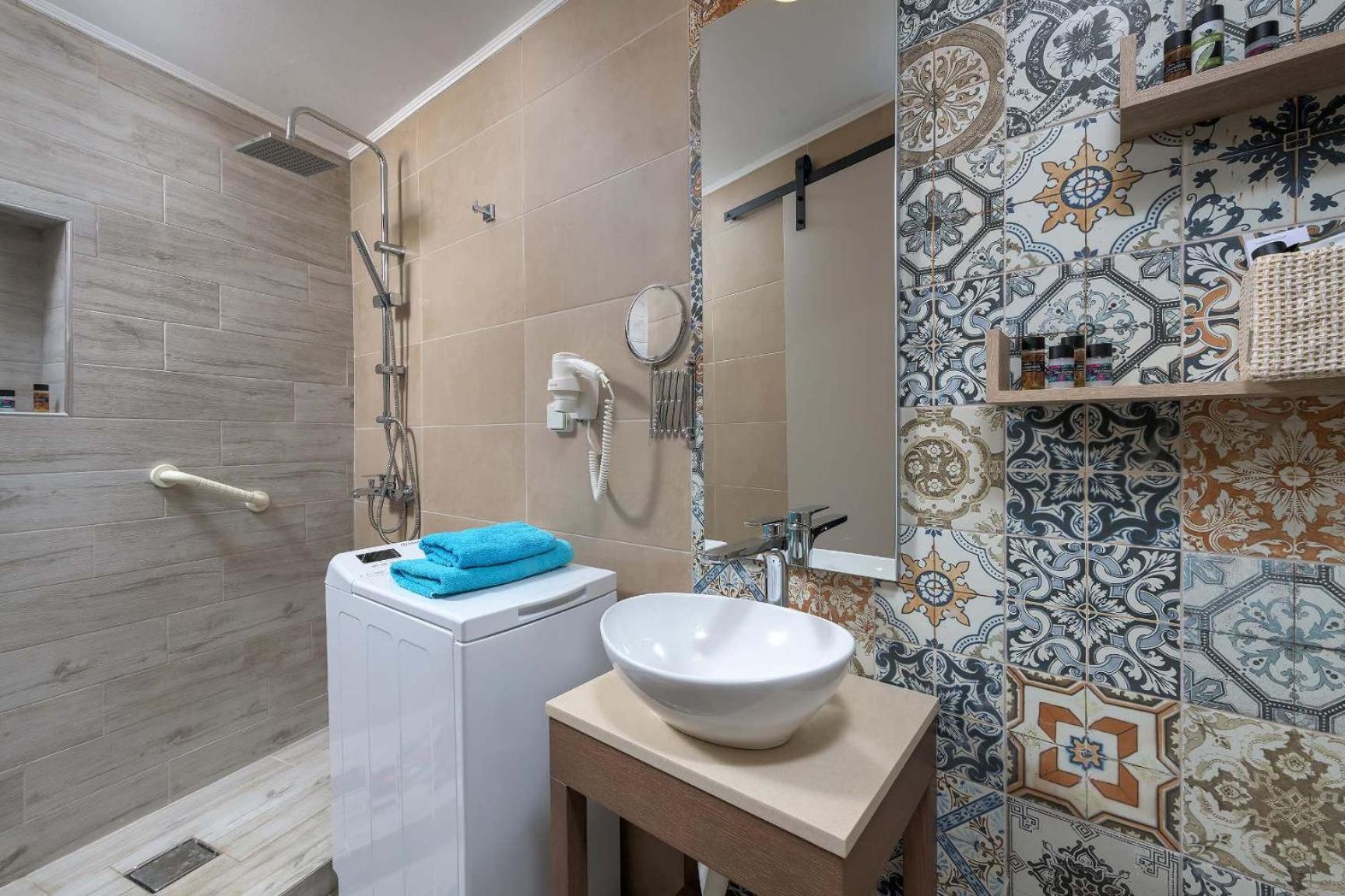 Captain'S Memories Stylish Harbour Apartments Chalki Town Dış mekan fotoğraf