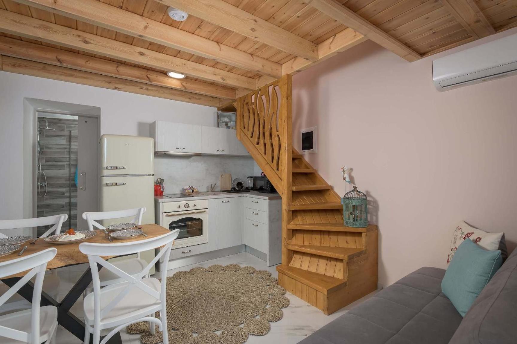 Captain'S Memories Stylish Harbour Apartments Chalki Town Dış mekan fotoğraf