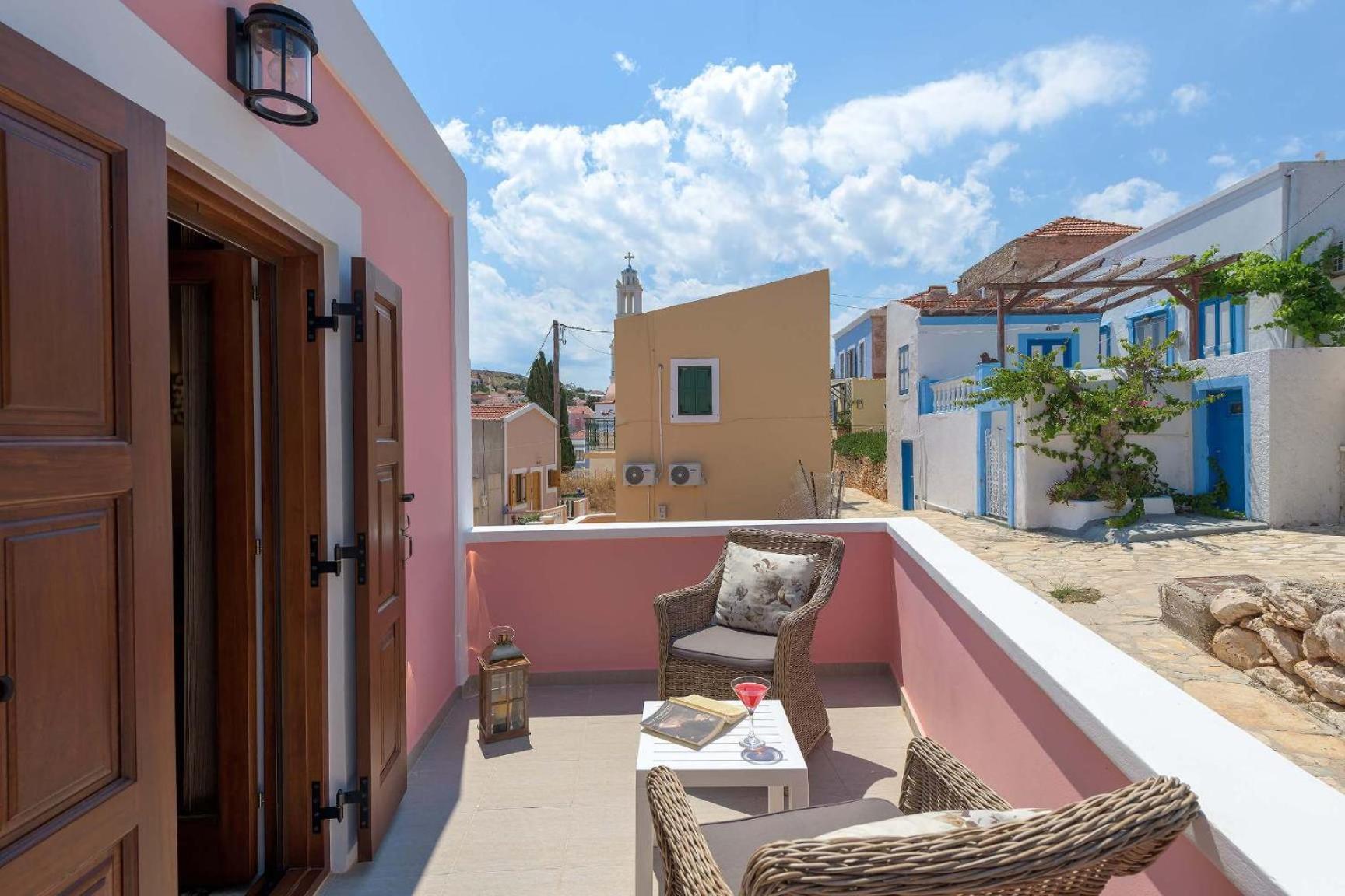 Captain'S Memories Stylish Harbour Apartments Chalki Town Dış mekan fotoğraf